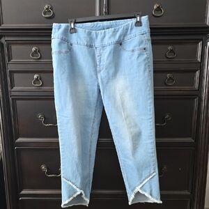 Slim-Sation Cropped Pants Size 8P
